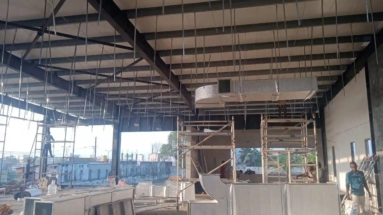 Ceiling services and steel framing during construction
